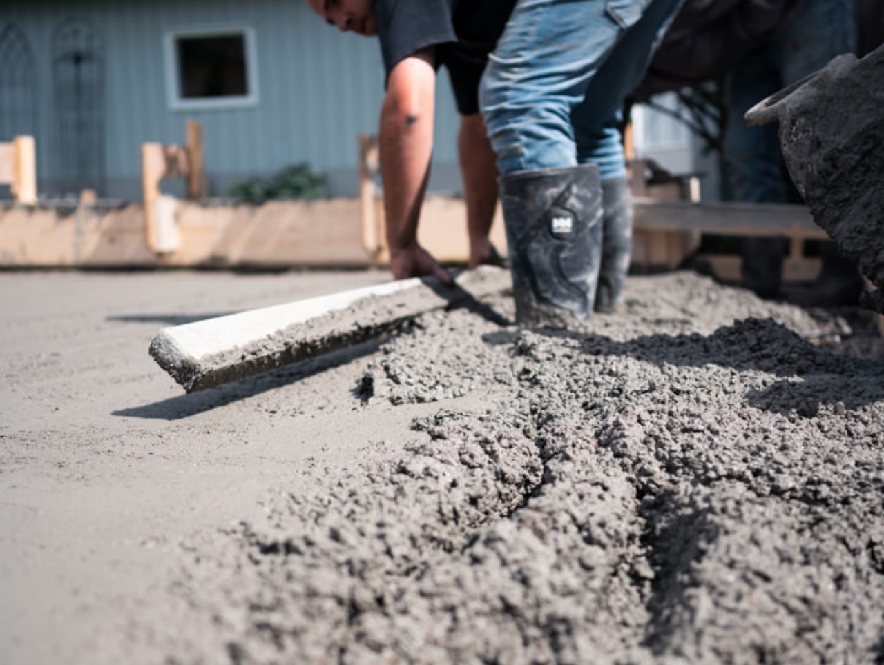 Edwards Concrete for Calgary driveway pour services